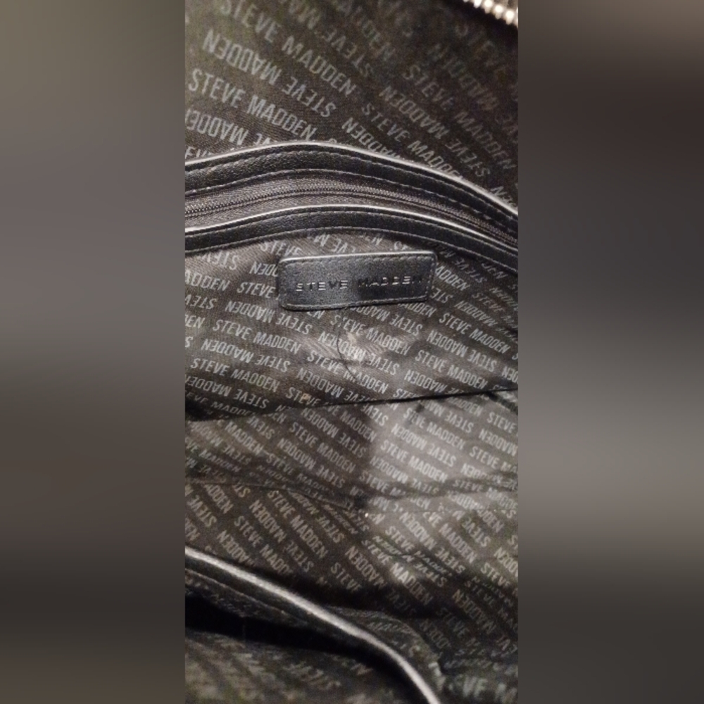 π£ππ 2 Purses/$15 πππ£ Steve Madden Black and White Purse - Picture 7 of 12